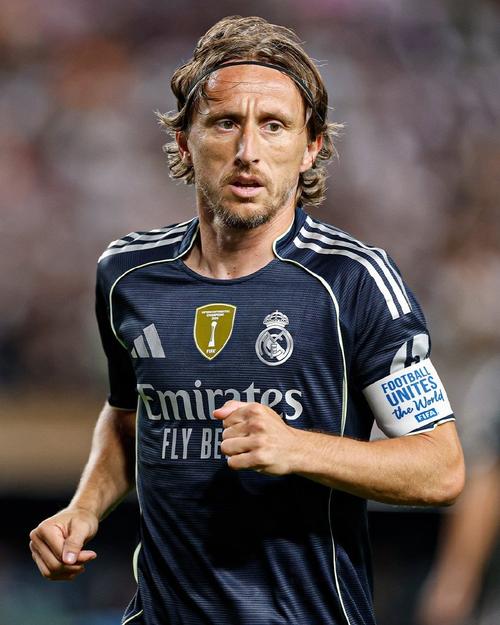 2017 重磅加盟：大谷翔平正式宣布签约洛杉矶天使，开启大联盟“二刀流”神话时代