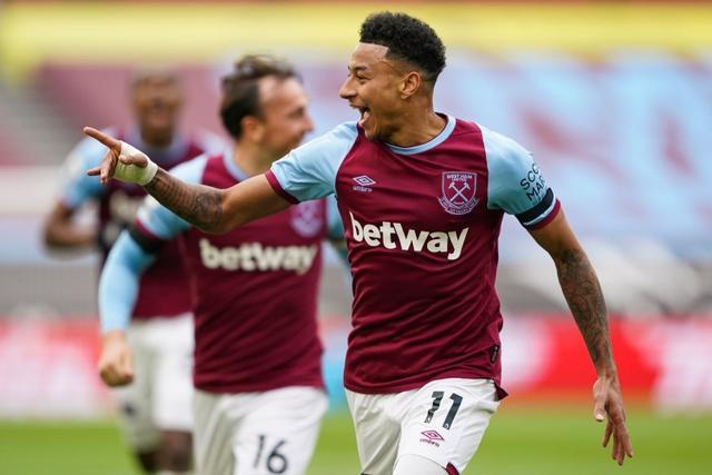 F1收官战维斯塔潘夺杆 车手总冠军今晚揭晓